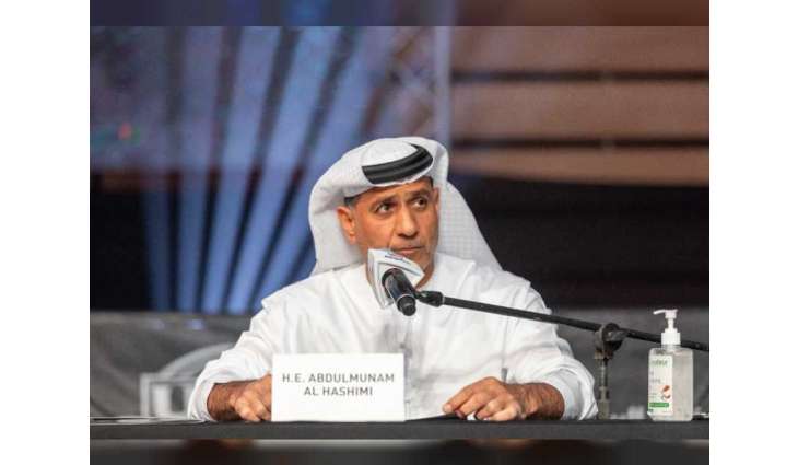 ماتشادو يهزم ميكايل ويحتفظ بلقب "الخفيف" في بطولة محاربي الإمارات " 15"