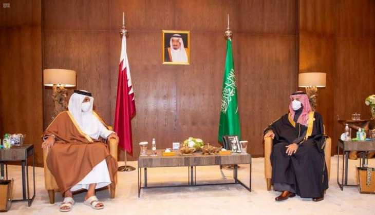 سمو ولي العهد يلتقي أمير قطر