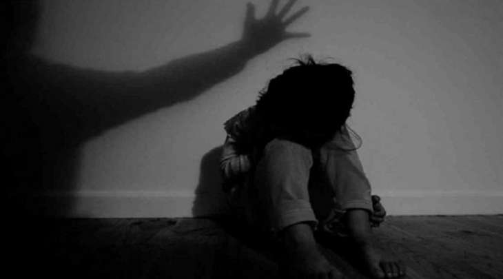 فتاة تتعرض للاغتصاب أثناء عودتھا من المدرسة فی المغرب