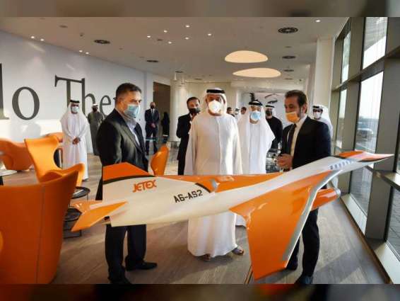 سلطان بن خليفة يزور مبنى الطيران الخاص في "مشروع محمد بن راشد للطيران"