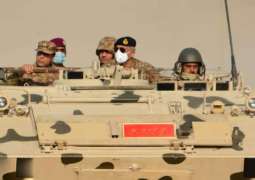 Chief of Army Staff (COAS) General Qamar Javed Bajwa visited training area in Thar Desert near Chhor: DGISPR