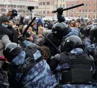 Kremlin Says Russia Has No 'Repressions,' Only Reactions to Assault on Police
