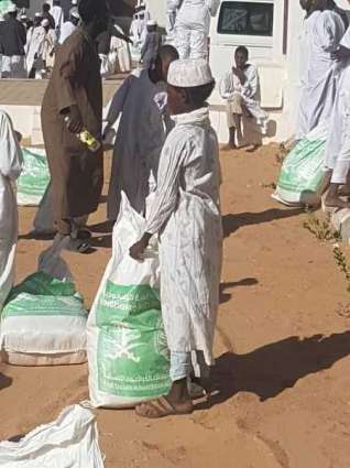 مركز الملك سلمان للإغاثة يوزع أكثر من 42 طنا من السلال الغذائية في محلية نيالا بولاية جنوب دارفور