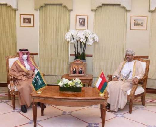سمو وزير الخارجية ونظيره العُماني يؤكدان أهمية العمل الخليجي المشترك في إطار مجلس التعاون