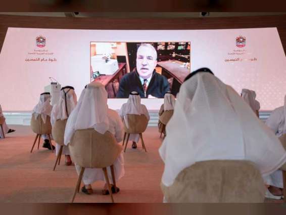 توماس فريدمان : الإمارات سباقة في تطوير أدواتها وطريقة تبنيها للتكنولوجيا المتقدمة في ابتكار الحلول للتحديات