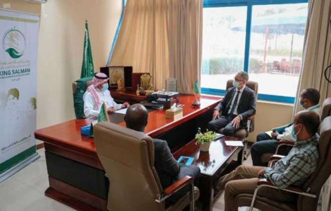 مكتب مركز الملك سلمان للإغاثة بعدن يناقش مع اليونيسيف سير المشاريع المشتركة في اليمن