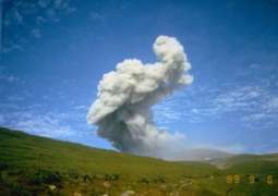 Eastern Russian Ebeko Volcano Emits Column of Ash 1.2 Mile High - Officials