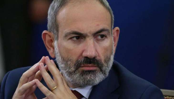 Pashinyan's Opponents Break Into Prefecture in Central Yerevan