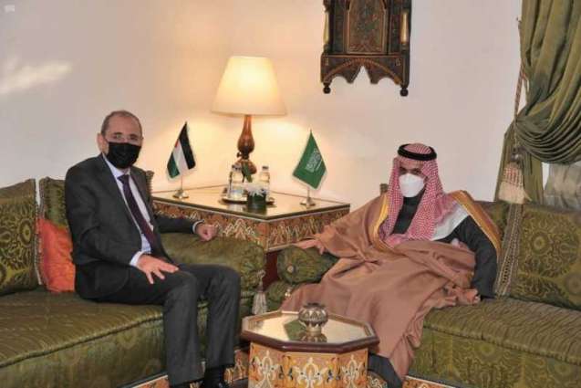 سمو وزير الخارجية يلتقي نائب رئيس الوزراء وزير الخارجية وشؤون المغتربين الأردني