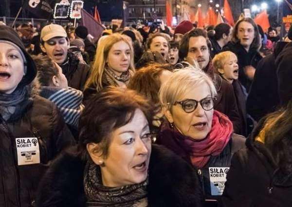 Polish Feminists Hold Protest in Warsaw Against Tightening of Abortion Rules