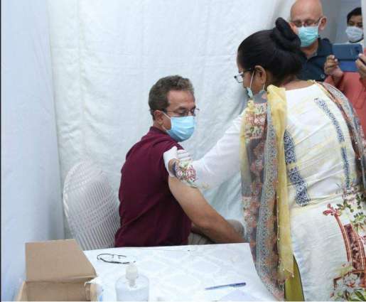 Former Mayor Karachi Waseem Akhtar vaccinated at Code 19 Vaccination Center at Karachi Arts Council