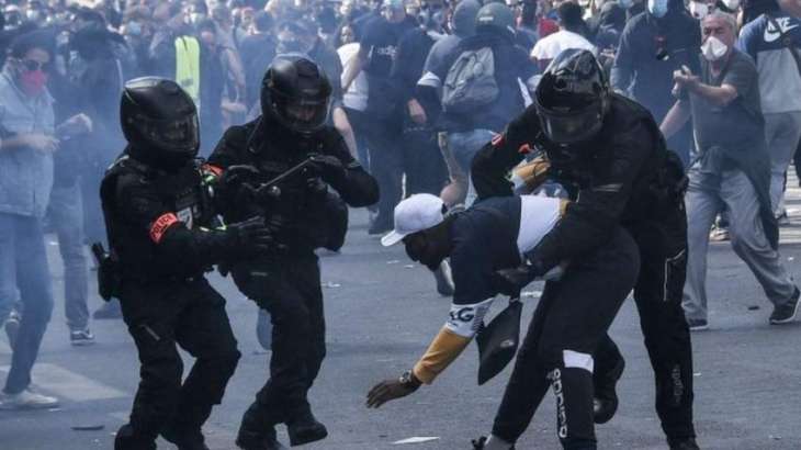 Demonstration Against Racism, Police Brutality Underway in Paris