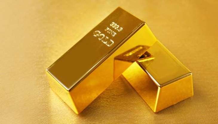 Gold price falls in Pakistan