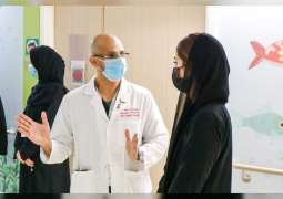 سلامة بنت هزاع تزور المرضى بمستشفى التأهيل التخصصي بأبوظبي