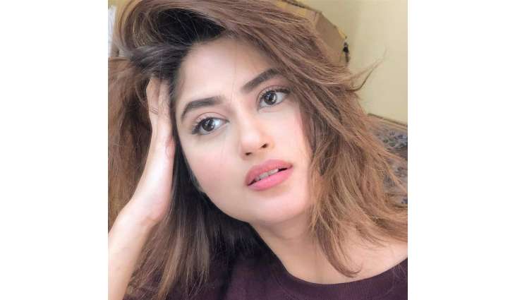 Sajal Aly achieves the milestone of 7 million followers on Instagram