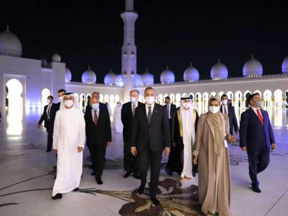 Prime Minister of Iraq visits Sheikh Zayed Grand Mosque