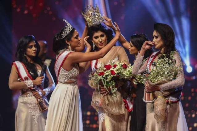 Winner of Mrs Sri Lanka receives head injuries after removal of crown