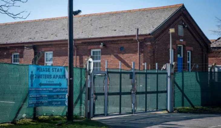 UK Government to Send More Asylum Seekers to Camp Deemed Unsuitable for Living - Reports