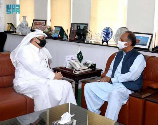 وزير الطاقة الباكستاني يلتقي سفير خادم الحرمين الشريفين لدى باكستان