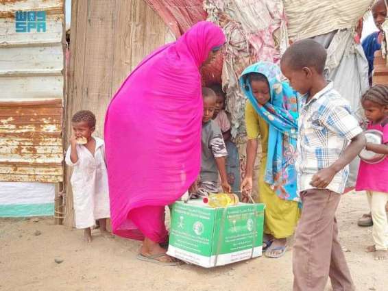 مركز الملك سلمان للإغاثة يواصل توزيع السلال العذائية الرمضانية في جمهورية السودان