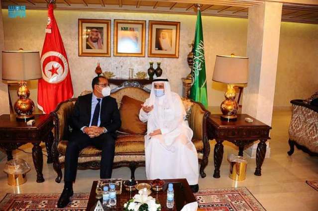 سفير خادم الحرمين الشريفين لدى تونس يقيم مأدبة إفطار رمضاني