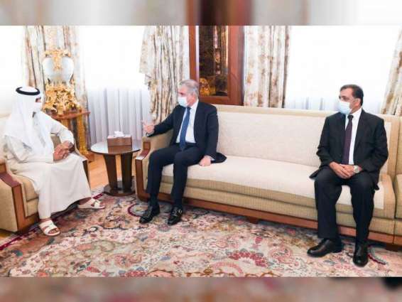 نهيان بن مبارك يبحث مع وزير خارجية باكستان تعزيز التعاون