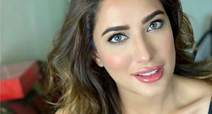 Mehwish Hayat raises voice for payment of royalties to fellow artists