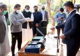 Govt displays preliminary model of an electronic voting machine at Parliament House