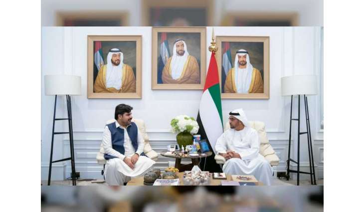 حمدان بن زايد يستقبل وزيراً في حكومة اقليم السند 