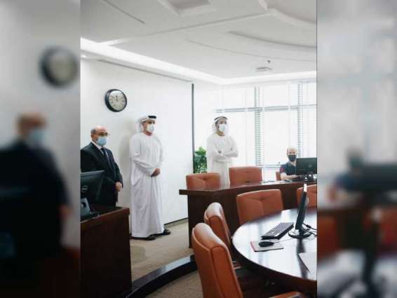 محمد بن سعود يتفقد خطط وانجازات مركز رأس الخيمة للإحصاء والدراسات