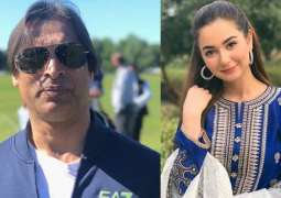 Shoaib Akhtar attempts to save Hania Aamir from online trolling
