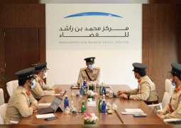 عبد الله المري يطلع على إنجازات مركز شرطة الراشدية