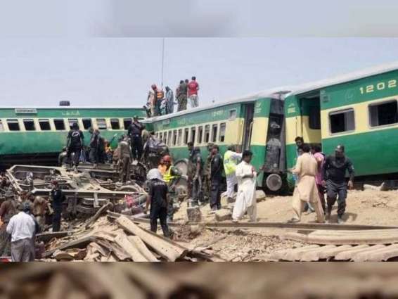 More than 30 dead in southern Pakistan train collision