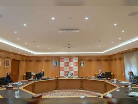 Sultan Al Qasimi chairs board meeting of AUS