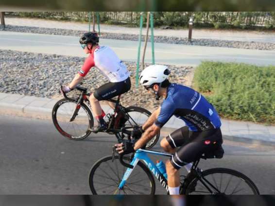 مغامر سعودي يجوب دول الخليج بدراجته للتوعية بأهمية الرياضة الدراجات