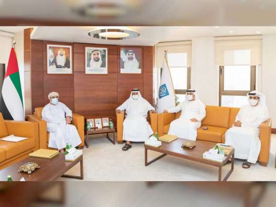 "غرفة أبوظبي" تبحث تعزيز التعاون التجاري مع سلطنة عمان 