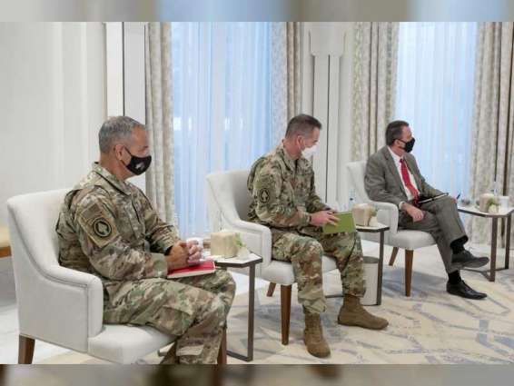 محمد بن زايد يستقبل قائد بعثة "الدعم الحازم" والقوات الأميركية في أفغانستان