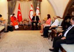 رئیس قبرص الترکیة یستقبل إفراح طارق السكرتيرة الأولى في السفارة الباكستانية بأنقرة