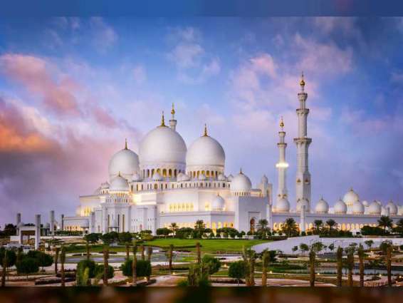 مركز جامع الشيخ زايد الكبير يطلق سلسلة "غِراسُ قِيم"