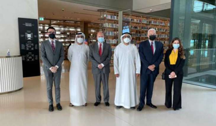 سفير غواتيمالا وقنصل كوستاريكا يزوران "بيت الحكمة" في الشارقة