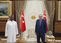 Turkish President receives Emirati delegation led by Tahnoun bin Zayed