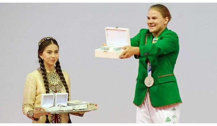 Turkmen Olympic medalist Guryeva gets car, apartment, cash as gift