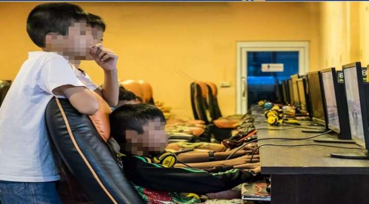 شرطة أبوظبي تُحذر من تعرُض الأطفال للعنف والاستغلال على الإنترنت