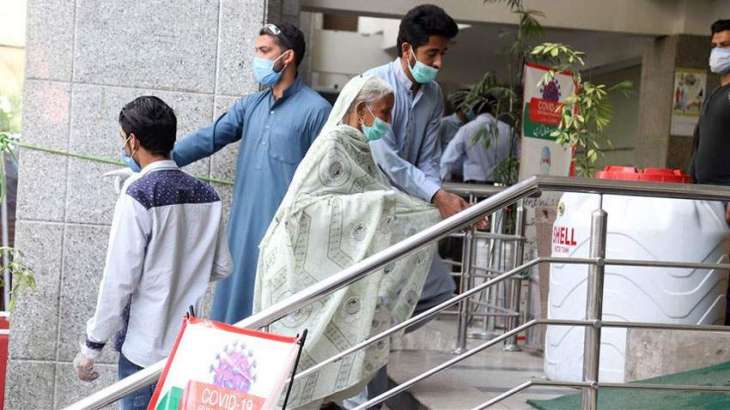 Pakistan witnesses slow decline in COVID-19 cases

 