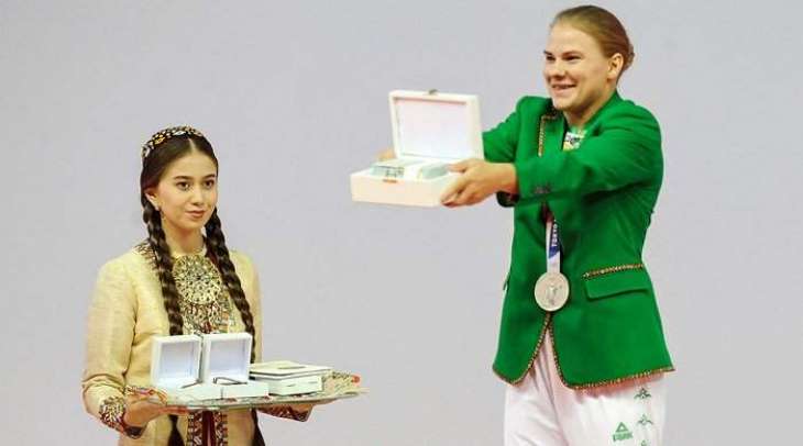 Turkmen Olympic medalist Guryeva gets car, apartment, cash as gift