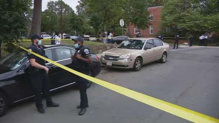 Washington, DC Police Shoots Dead Man in Car Allegedly Armed With Handgun