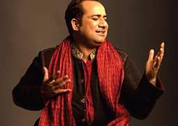 Rahat Fateh Ali Khan wins fans’ hearts by singing 'Mere Paas Tum Ho' in Manchester