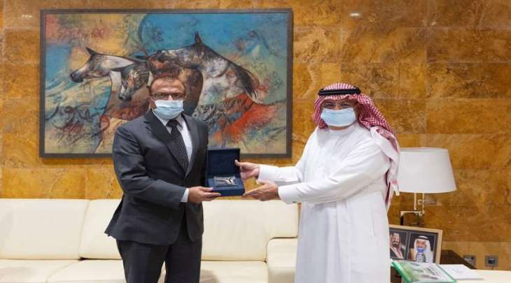 سفیر باکستان لدی خادم الحرمین یجتمع برئیس الھیئة العامة للطیران المدني السعودي