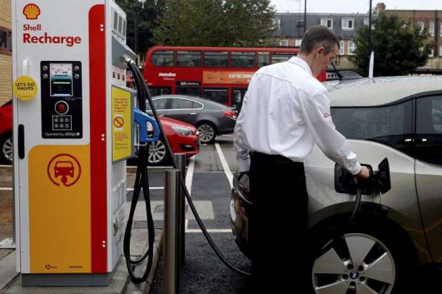 UK Government Downplays Fuel Shortage Threats After Gas Station Closures