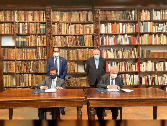 "الشارقة للكتاب" توقع مذكرة تفاهم مع "مكتبة الأمبروزيانا" الإيطالية لرقمنة 2500 مخطوطة عربيّة نادرة